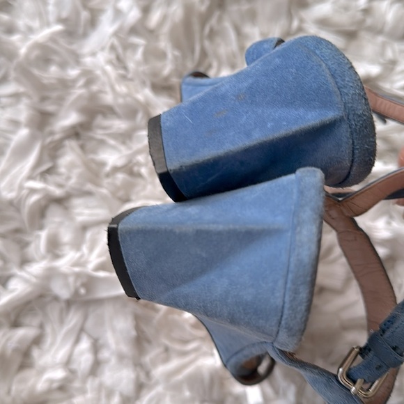 Stuart Weitzman Studded Suede Sandal Wedge Heel
Size 6.5 - Picture 6 of 8